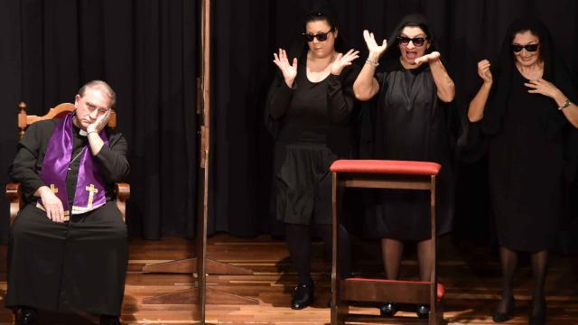 Ascolinscena, grande successo d'apertura con lo spettacolo 'Tre preti per una besciamella'