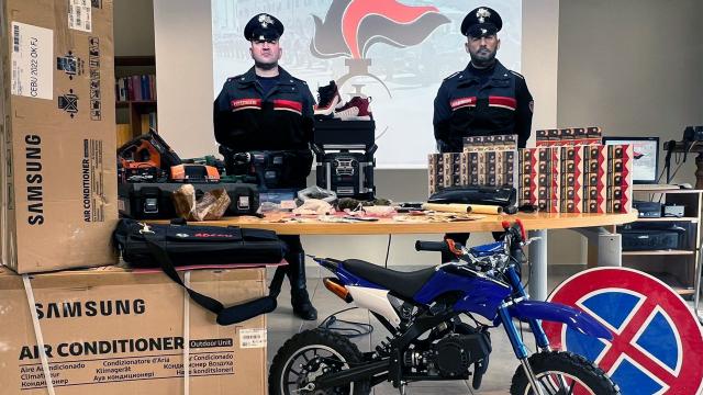 Ascoli Piceno: arrestato 27enne per spaccio sostanze stupefacenti. Nel suo garage utensili, sigarette e minimoto 