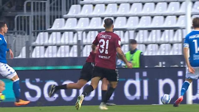 L'attaccante della Reggina Luigi Canotto vince il Trofeo MVP della Serie BKT per il mese di Novembre