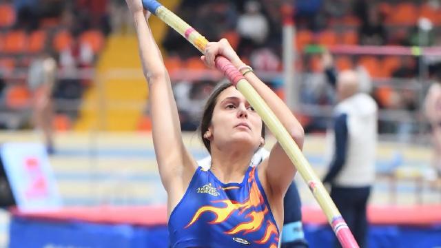 Atletica leggera, tanti exploit agli Italiani allievi indoor. Le Marche festeggiano il bronzo dell'astista Cardinali