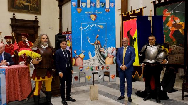Quintana di Ascoli Piceno, presentato il Palio della Tradizione dell'indimenticato Carboni. Stasera in campo gli arcieri