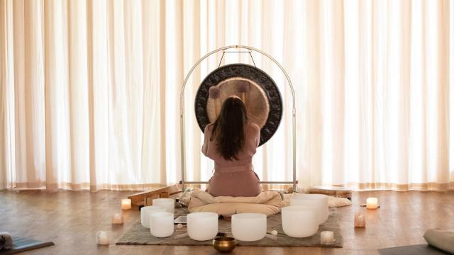 Ascoli Piceno, Ritratti d'Artista presenta l'evento ''Ecstatic Dance & Sound Bath Experience''