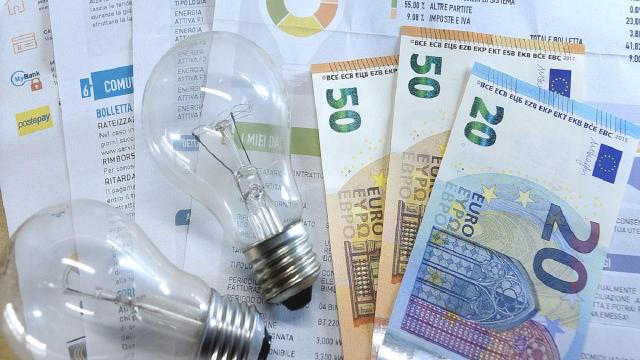 Ascoli Piceno, contributi a sostegno delle famiglie per pagamento principali utenze domestiche. ISEE fino a 20mila euro
