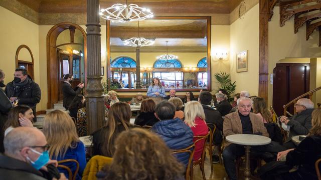 Ascoli Piceno: Caffè Meletti, nuovo appuntamento letterario sul tema ''La poesia è donna?''