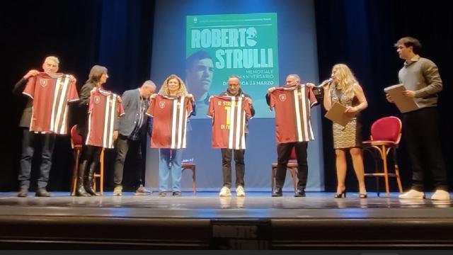 Ascoli Calcio, club Veterani AP e Pallonari celebrano Roberto Strulli anche al teatro di Monsummano Terme