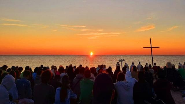 Porto d'Ascoli, in tanti per l'evento ''Voglio svegliare l’Aurora – Dalla GMG di Lisbona verso il Giubileo dei Giovani''
