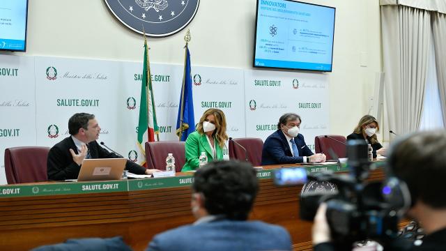 Sanità: primo Rapporto Censis-Janssen, nelle Marche quasi un anziano su tre vive da solo