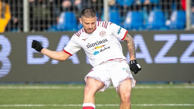 Ascoli Calcio, esercitazione tecnica sulle palle inattive. Sudtirol, seduta mattutina e partenza