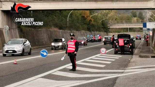 Carabinieri Ascoli, tolleranza zero verso chi crea pericolo alla guida. Prosegue azione di controllo sulle strade