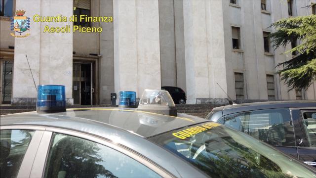  Fondi Covid-19: malversazione e riciclaggio, due denunce della Guardia di Finanza di Ascoli