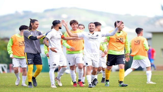 Eccellenza Marche, l'Atletico Ascoli vince 2-1 in rimonta il derby a Colli del Tronto grazie ad Esposito