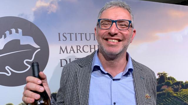 Vino, Marche: etichetta in braille dell'azienda biologica 'Castrum Morisci' di Moresco 