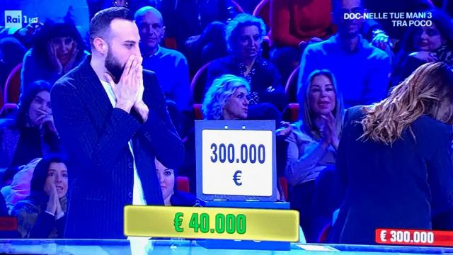 Ascoli Piceno, incredibile beffa ad 'Affari Tuoi': l'ascolana Martina accetta 40mila euro ma nel pacco ne aveva 300
