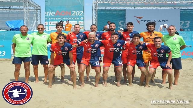 Beach soccer Serie Aon 2023, l'Happy Car Samb chiude al sesto posto. Premiato mister Di Lorenzo
