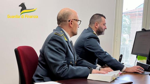 Guardia di Finanza Macerata, scoperta frode nei call center per 3 milioni di euro. Denunciate 5 persone