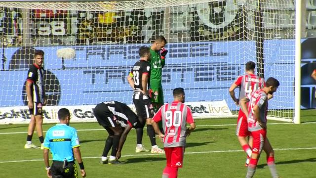 Cremonese-Ascoli 2-2, Manzari e Rodriguez (nel finale) neutralizzano la doppietta di Coda. Espulsi Quagliata e Bellusci