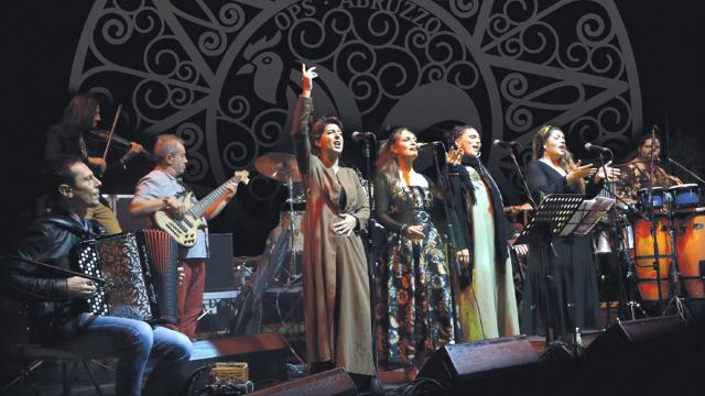 Ottavo appuntamento per Festival dell'Appennino a Castelli (TE) con l'Orchestra popolare del Saltarello 
