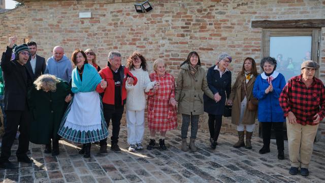 Montalto delle Marche: commozione, risate e tutto esaurito per lo spettacolo del corso di teatro di comunità
