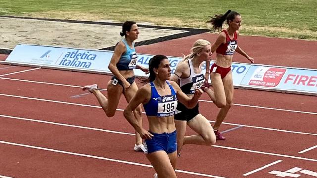 Asa Ascoli, Ilenia Angelini stampa il nuovo record regionale sui 200 metri a Firenze