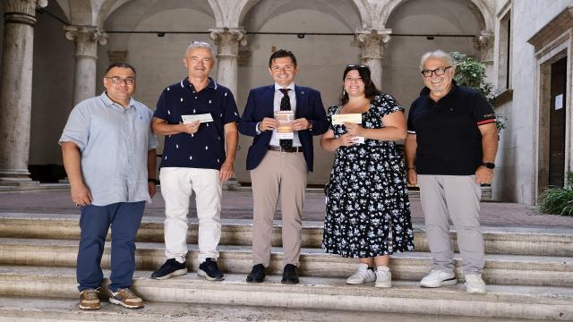Ascoli Piceno, a Palazzo dei Capitani consegnati i premi ai vincitori della Tombola di Sant'Emidio