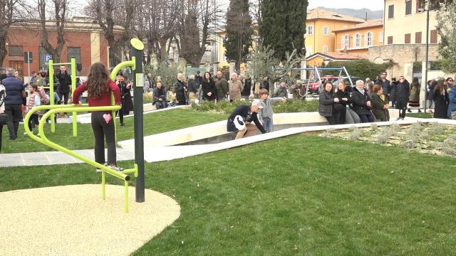 Ascoli Piceno, dopo i lavori di riqualificazione inaugurata la nuova piazza di San Tommaso  