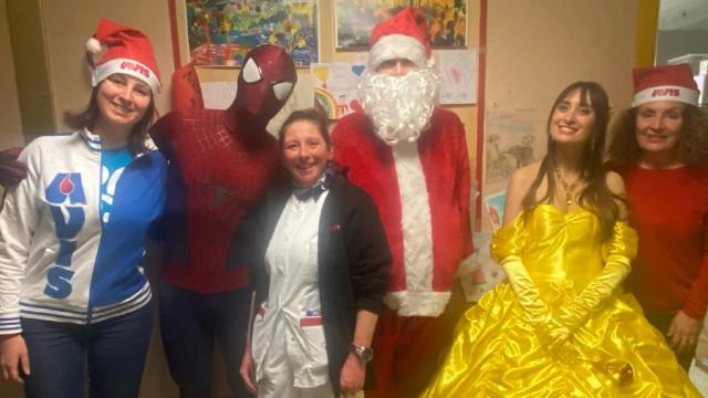 L'associazione Futura dona sorrisi e regali ai reparti di pediatria di Ascoli e San Benedetto
