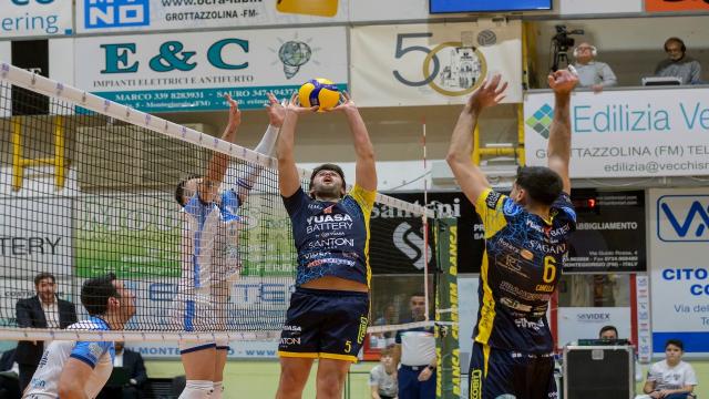 Pallavolo Serie A 2, Yuasa Battery Grottazzolina sconfitta 3-1 ad Aversa nell'ultimo atto di Regular Season