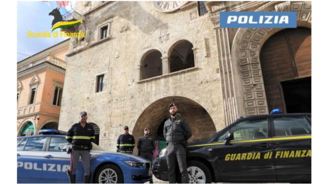 Ascoli Piceno, scoperta banda di ricettatori di ricambi auto: operazione congiunta Polizia e Guardia di Finanza