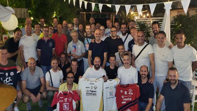 Emozioni e ricordi: i ragazzi del Montegiorgio Volley hanno omaggiato i 75 anni del “Maestro” Giancarlo Fagiani