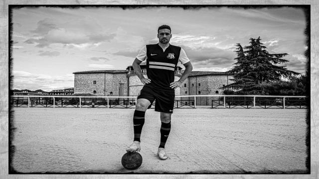 Ascoli Calcio 125, maglia celebrativa nel match interno con il Como. Da metà Novembre in vendita allo store e online