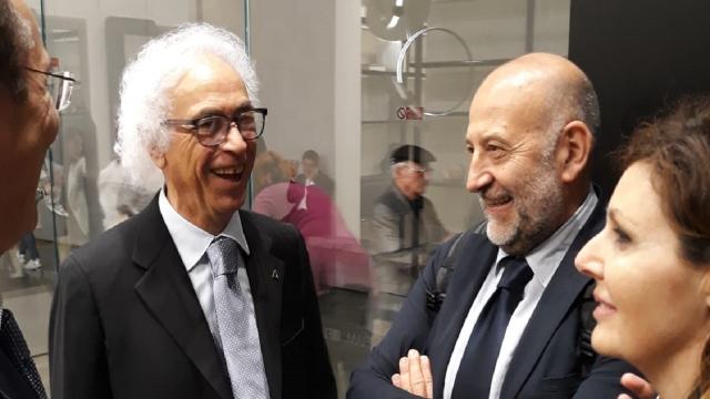Salone del Mobile Milano, Antonini in visita agli stand delle numerose aziende marchigiane del legno