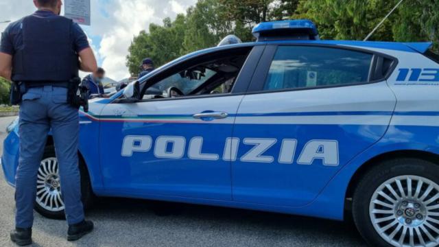 Polizia di Stato: a San Benedetto due denunce per evasione e furto, ad Ascoli due veicoli sequestrati