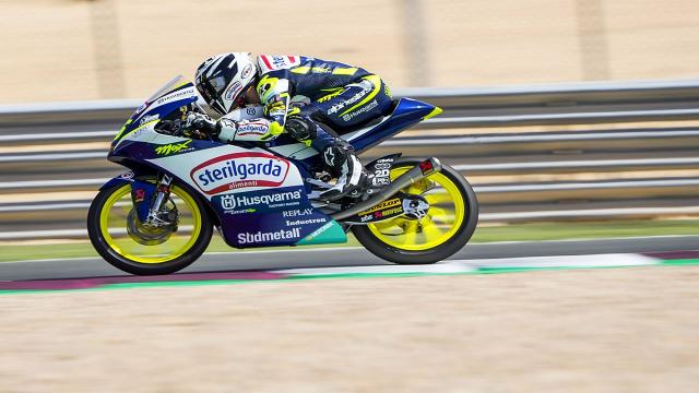 Moto3, Fenati parte nelle retrovie nel caldissimo Gran Premio del Qatar. E' di Binder la prima pole