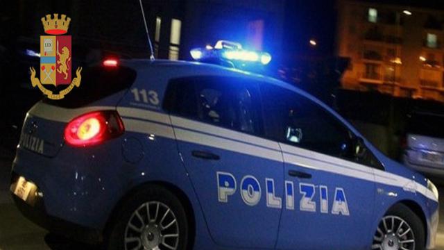 Questura Ascoli Piceno, Operatori delle Volanti in aiuto degli anziani durante le festività