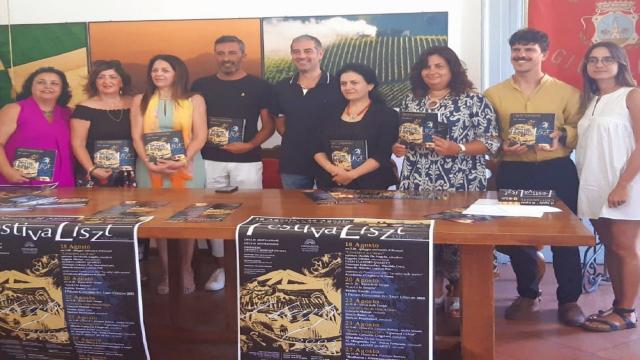 Festivaliszt, artisti di fama internazionale e giovani talenti si alterneranno al pianoforte