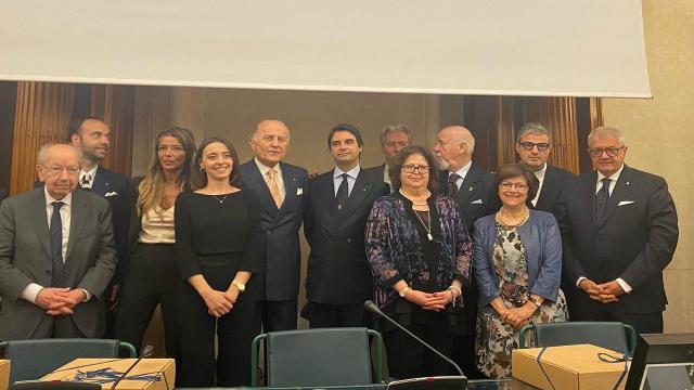 San Benedetto, lo stilista Vittorio Camaiani riceve il Premio Marchigiano dell'Anno 2023 in Senato