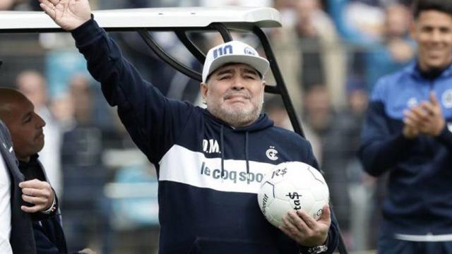 Mondo del calcio in lutto. Morto a 60 anni Diego Armando Maradona
