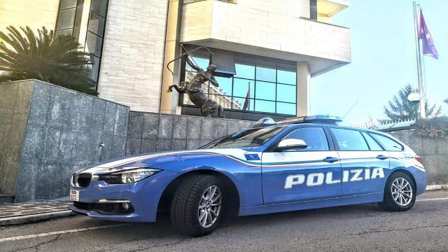 Questura Ascoli Piceno, bloccato autobus in partenza per gita scolastica 