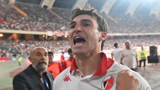 Playoff Serie B: Bari-Sudtirol 1-0, Benedetti fa esplodere il 'San Nicola' nonostante un tempo con l'uomo in meno