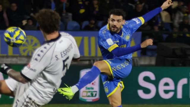 Ascoli Calcio, si continua a lavorare per rinforzare il centrocampo. Fari puntati su Palmieri della Carrarese