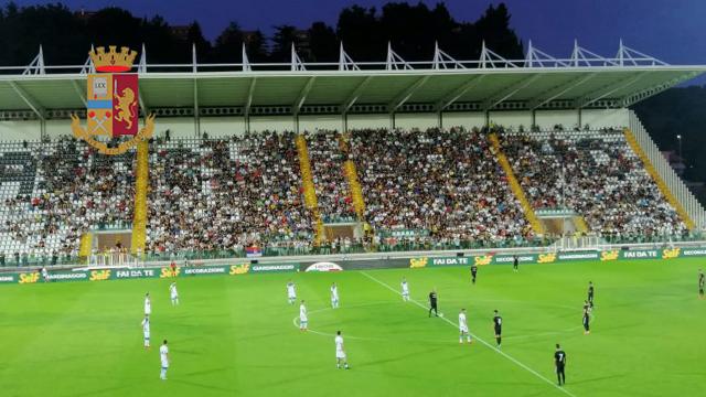Ascoli Piceno, Daspo di un anno per tifoso Ternana responsabile di danneggiamenti allo stadio 'Del Duca'