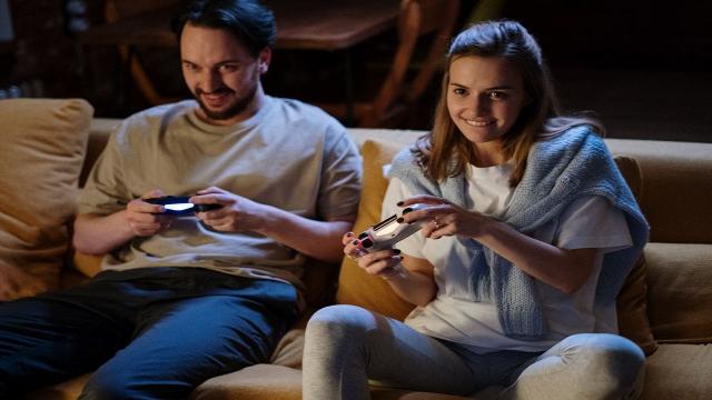 Le tendenze Internet nel 2022: fusione tra social network e giochi, ritorno delle chat roulette, più storie e video 