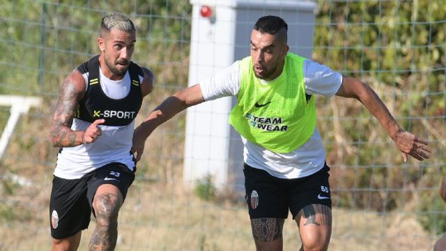 Ascoli Calcio, esercitazione tattica sulla fase offensiva e test con la Primavera di Ledesma