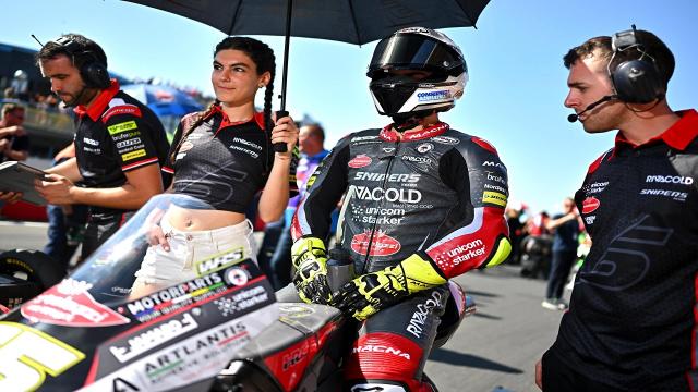 Moto3, Fenati ottavo ad Assen dopo la miglior gara stagionale. In lotta per il podio fino all'ultima curva