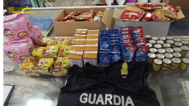Guardia di Finanza Ancona, sequestrati alimenti potenzialmente pericolosi per la salute dei consumatori