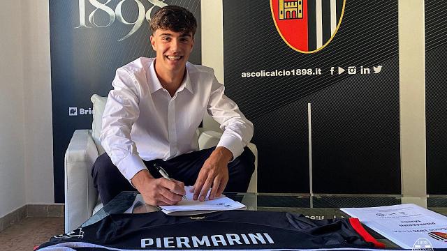 Ascoli Calcio, il 18enne difensore Piermarini firma fino al 2027: “Sono da sempre tifoso bianconero”