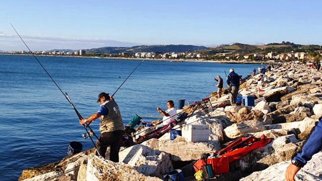 San Benedetto del Tronto, fine settimana con campionato italiano a coppie di canna da riva