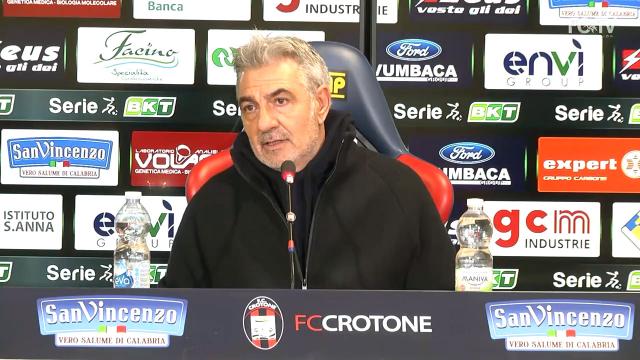 Crotone-Frosinone 2-0, le voci di Vrenna (“Ancora non è finita”) e Grosso (“Grande delusione”)