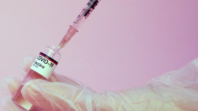 Federfarma Marche, soddisfazione per servizio vaccinazioni nelle farmacie. Oltre 460 persone nelle prime tre settimane