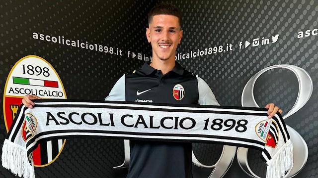 Ascoli Calcio, ingaggiato ufficialmente a titolo definitivo il centrocampista Simone Campagna